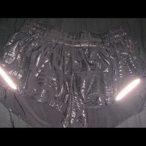 Black Lululemon Short - Hotty Hots